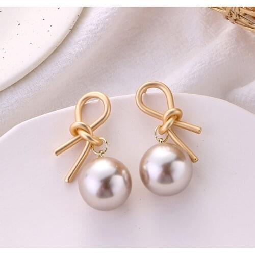 Korean Metal Gold Geometric Irregular Design Big Shiny Pearl Clip Earrings for Women Girl Gift Non Pierced Ear Clips Jewellry