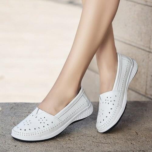 Breathable Women Loafers Sneakers Non-slip Woman Casual Shoes Lightweight Ladies Flats Shoe Soft Nurses White Flat Foowear