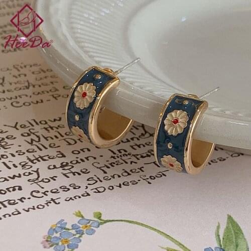 Women Graceful Vintage Daisy C Shape Stud Earrings French Elegant Flower Ear Accessories Lady 925 Silver Needle Party Jewelry