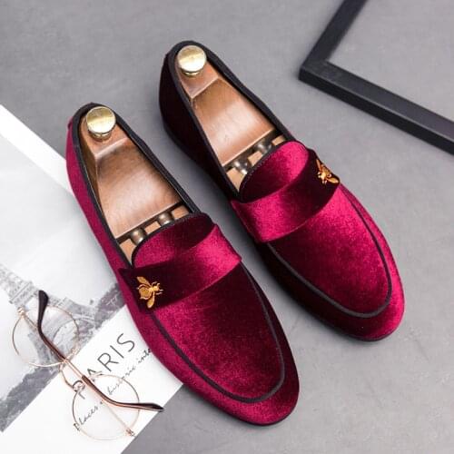 New Luxury Men Suede Flats Loafers Shoes Bee Embroidery Large Size 12 Men Party Nightclub Shoes Slip On Men Patent Leather Shoes
