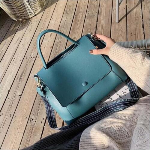 Solid Color Bucket Large Capacity Handbags For Women Shoulder Messenger Bag Female Retro Handbag Lady Daily Travel Bags Totes
