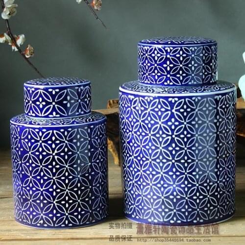 Wedding Blue and white ceramic storage tank, decorative pot, porcelain, round pot, new classical household ornaments, decoration