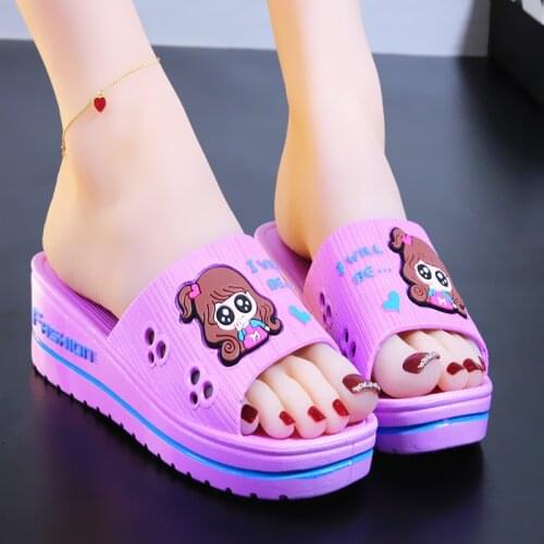 2021 new summer ladies slippers pink cute cartoon thick-soled sandals and slippers non-slip home slope heel slippers