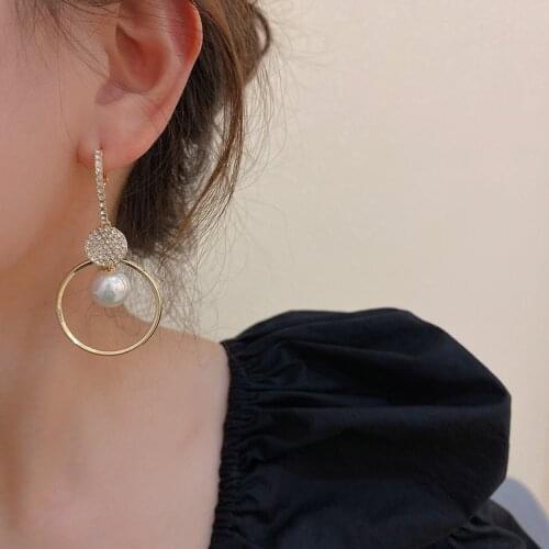2021 New Fashion Korean Oversized White Pearl Drop Earrings for Women Bohemian Golden Round Zircon Wedding Earrings Jewelry Gift