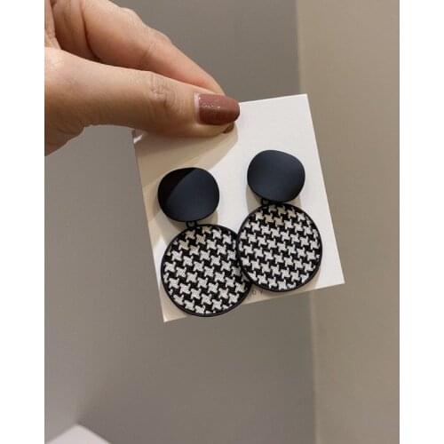 ZDMXJL 2021 New Hot Sale Trend Black And White Checkerboard Grid Mosaic Geometry Round Stud Vintage Drop Earrings For Women Gift