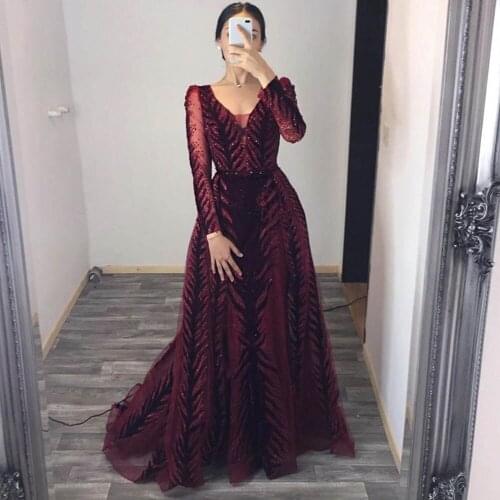 2019 Dubai Burgundy Long Sleeve Velvet Evening Dress V Neck Diamonds Beaded Aline Formal Women Dress Evening Gown