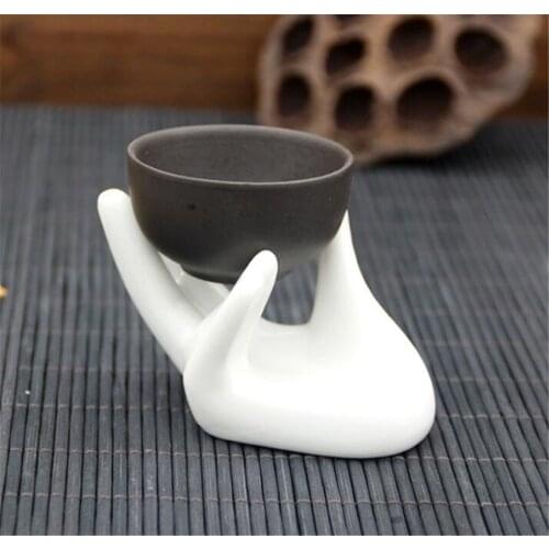 Hot 100pcs/lot Hand Shape Ceramic Egg holder for Breakfast Ocarina Collector photograph display stand home teacup holder