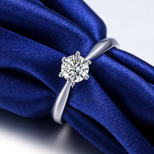 New store promotion. Classic style 1 carat moissanite womens ring. Round 6.5mm color e F. 925 silver is hot. GRA certificat