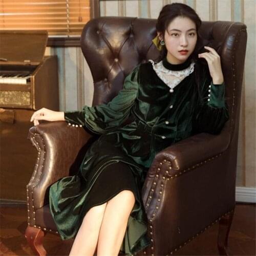 2020 Autumn Winter New Vintage Green Gold Velvet Long Sleeve Dress Female Lace Pearl V-neck Pleated High Waist Dress With Choker