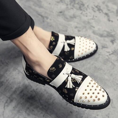 Luxury Rivet Loafers Men Moccasin Homme Light Large Party Men Dress Shoes Zapatillas Hombre Formal Shoes Print Men Boat Shoes