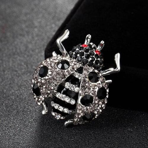 New Arrival Gray rhinestone Brooch Women Men Statement Punk Jewelry Fashion Cartoon Beetle Scarf Pins Women Bags Accessory