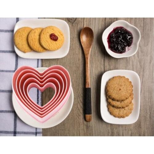 5pcs/lot Heart Cookies Cutter Molds Plastic Cake Mould Biscuit Plunger Forms For The Cookies Baking Tools NE 010