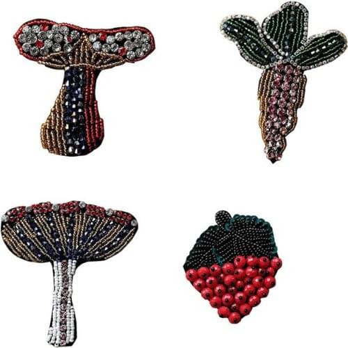 1pcs Sequin Rhinestones Beaded Brooch Patches Applique Sew on Beading Applique Clothes Shoes Bags Decoration Patch DIY Craft