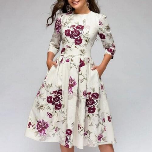 2021 Retro Small Floral Three-quarter Sleeve Round Neck Dress