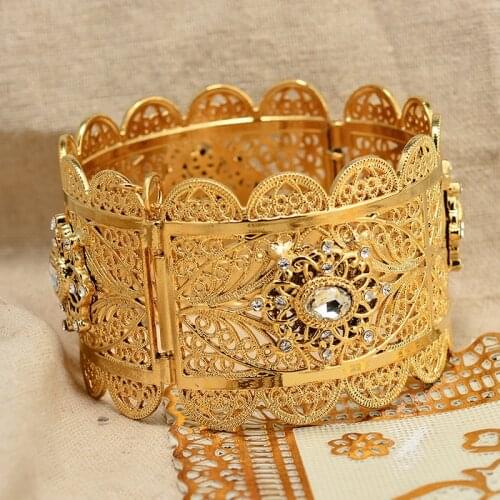 Annayoyo White Bracelets