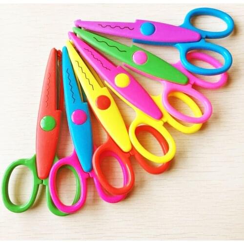 3 pieces / pack Child safety plastic mini scissors 2018 New Handmade DIY photo album lace scissors