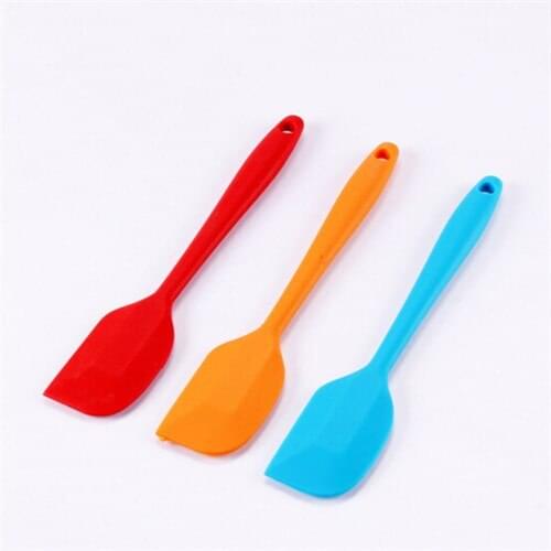 Hot Sale Cake Scraper Cake Cream Butter Spatula Mixing Scraper Brush Silicone Cake Tool 5N1230