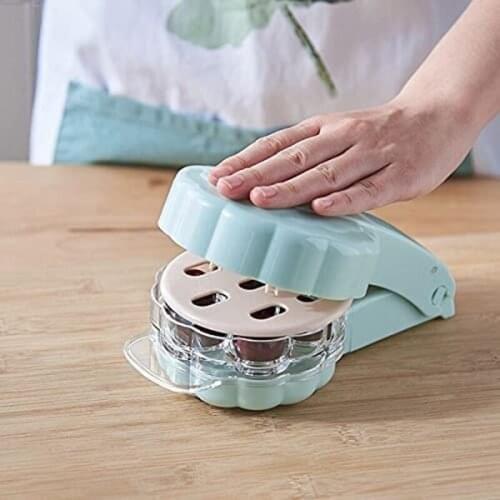 Cherry Pitter,Portable Cherry Core Remover,with Pit and Juice Container, Kitchen Gadget for Removing 6 Cherries At Once