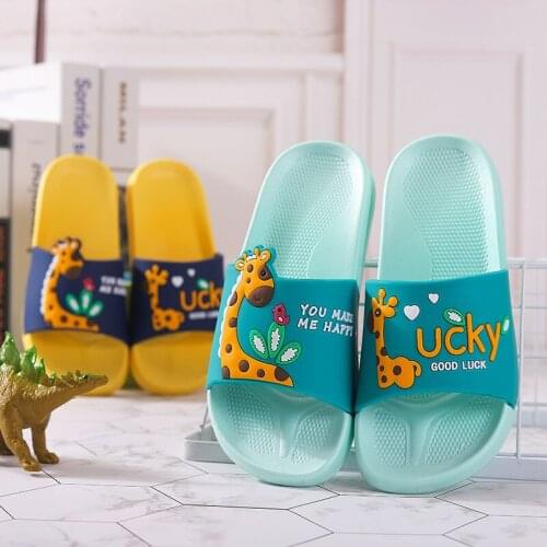 Slippers Cartoon Slippers Female Giraffe Childrens Slippers Indoor Non-Slip Bath Baby Slippers shoes women wear-resisting