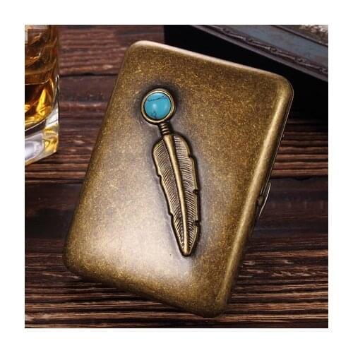 Holding 16pcs Turquoise Feather Men Thin Cigarette Case Metal Cigarette Box Slim Portable Storage Sealed Smoking Accessories