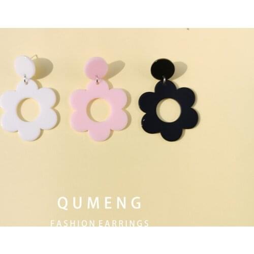 QUMENG Korea Women Fashion Sweet Simple Acrylic Flower Earrings Geometric Stud Earrings Party Romantic Jewelry Gift Wholesale