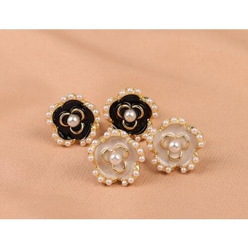 Vintage Luxury Temperament Flower Stud Earrings For Women Black White Color Pearl Earring Party Modern Female Jewelry