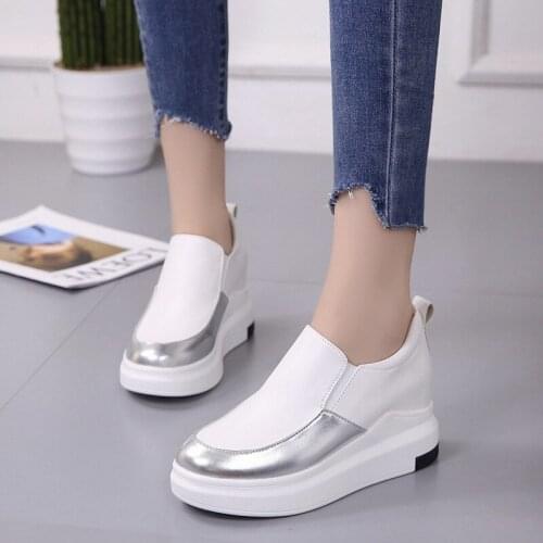 2021 new height increase womens shoes color matching lazy Korean flat bottomed wedge sneakers casual loafers women