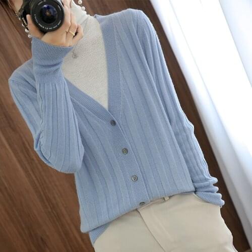 21 Autumn new style V-neck knitted cardigan short loose and comfortable ladies cashmere sweater base coat Winter wool sweater