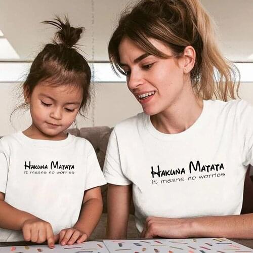 New HAKUNA MATATA Famliy Look Kawaii Summer Kids Tosp Cartoon Graphic Tees Funny Harajuku Adult Unisex Fashion Tshirt