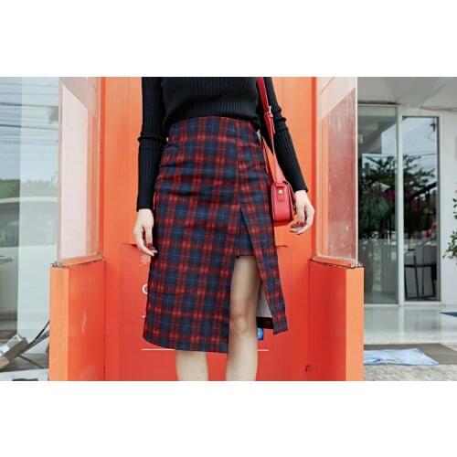 New Spring Autumn Gothic Chequered Side Open Half-length Skirt for Women with Elastic High Waist A-shaped Medium-length Skirt