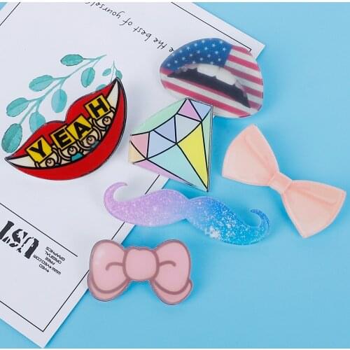 Hot Sale Cartoon 1pc/lot Cool Lips Badges USA Flags 3D Acrylic Bowknot Diamond Pin On Brooch Fashion Pins Badge Cheapest