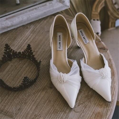 2021 summer small size banquet dress high heels white mesh pearl pointed shallow mouth bridal wedding shoes simple female sandal