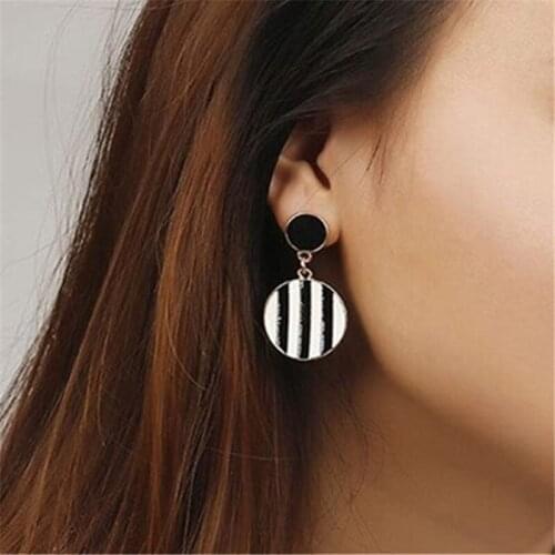 New Fashion Jewelry Leaf Stud Earrings For Women 2021 Hot Sale 1 Pair Ear Cuff Gold-color Earring jewelry Wholesale women