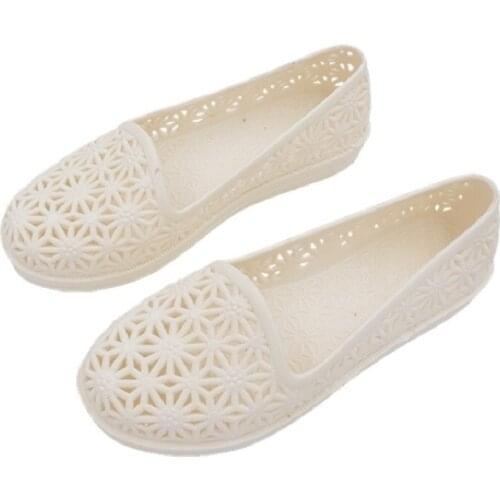 Summer Casual Breathable Beach Shoes Shallow Hollow Flower Women Sandals Closed Toe Flat Slip-On Lady Jelly Shoes 20190402