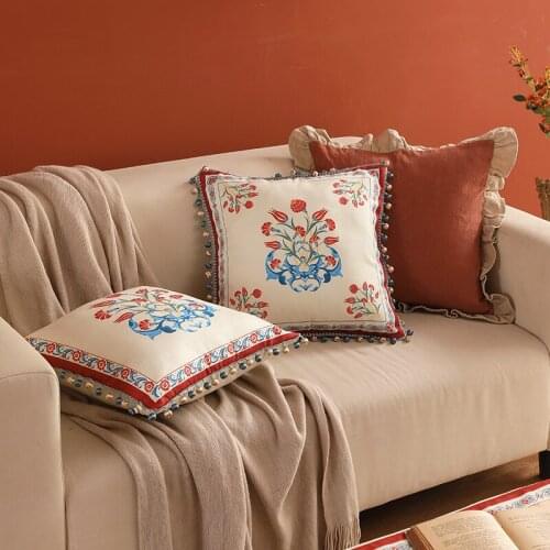 Red Pillow Cases Decorative Floral American Vintage Chenille Geometric Throw Pillow Covers for Couch Luxury Tassel Design 45x45