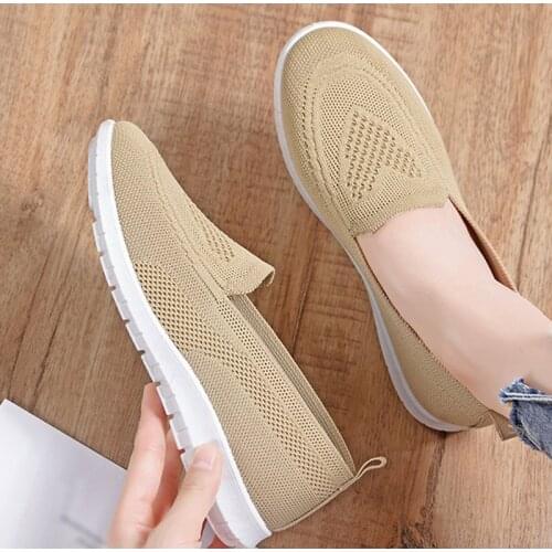 Womens Shoes Knitted Sneakers Ladies Mesh Breathable Slip On Woman Vulcanized Shoes Flats Spring Female Walking Footwear 2021