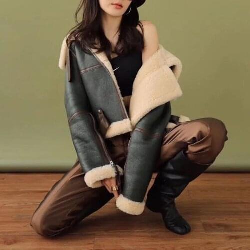 Winter Femme Korean Leather Jacket Women Green Splicing Big Lapel Locomotive Clothing Thickened Short Fur One Cashmere Sheared