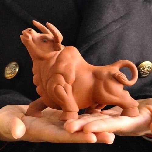 Lucky ceramic bull figurine ，Modern art sculpture，Home decoration accessories，Office decoration ，Raw ore purple sand figurines