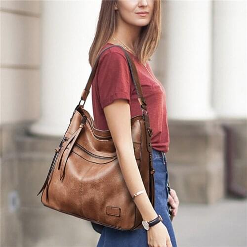 Vintage Oil Wax Leather Women Casual Large Capacity Shoulder Bag Multi-function Fashion Pu Hobo Bag Tassels Decor Tote Bag