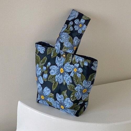 Vintage Blue Flower Print Handbags for Women Magnetic Buckle Large Capacity Bags Woman Soft-Faced Luxury Designer Handbag 2021