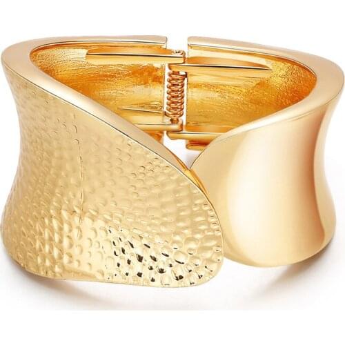 ORNAPEADIA Summer Fashion New Gold-plated Bracelet Leaf Shape Asymmetrical Unilateral Polka Dot Embossed Wide Side Bracelet