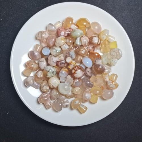 10pcs Random Natural Sakura Flower Agate Mini Mushroom Quartz Crystal Healing Stone Carving Reiki Crafts Gemstone Pendant Gift