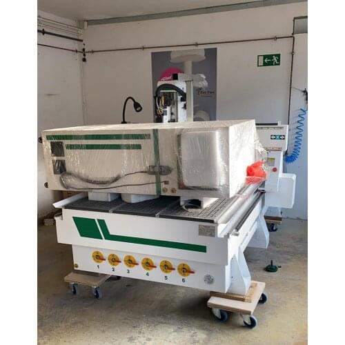 Directly use atc cnc router 1325 1530 2030 with 8 tool changer furniture bedroom wood cutting machine with CE