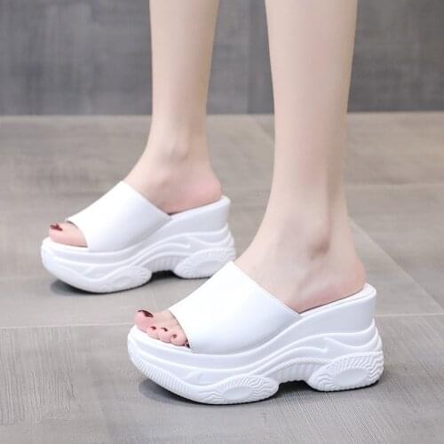 Slippers Women Summer Luxury Slides Platform Shoes Med Heeled Mules Pantofle Designer Soft High 2021 Rome Fashion PU Rubber Fabr