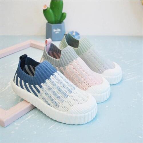 Spring 2021 childrens shoes fashion stripe boys' and girls' soft soled non slip slip slip on shoes flying woven casual shoes