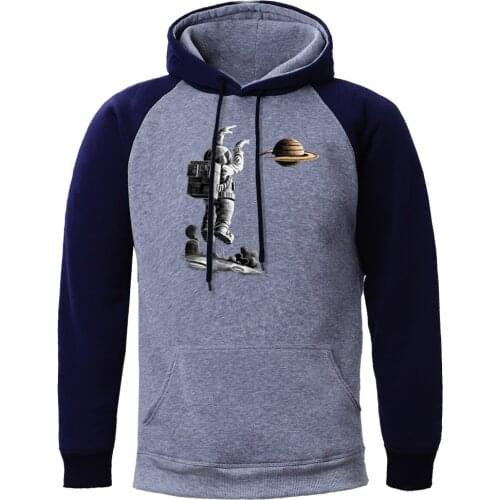 Astronaut Playing Basketball In Space Hoodise Men Comfortable Warm Pullover Fashion Raglan Hoodie Sweatshirt Autumn Streetwear