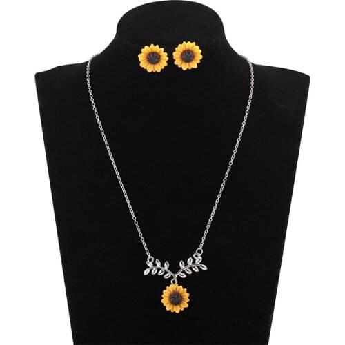 KPOP Sunflower Leaf Pendant Necklace Earring Set Fashion Cute Flower Clavicle Chain Banquet Wedding All-match Gift Wholesale