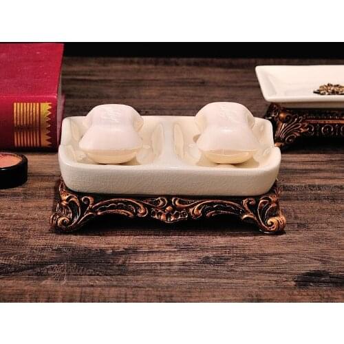 Creative ceramics European style Retro Drain Soap box Bathroom laundry soap tray soap dish club storage equipment