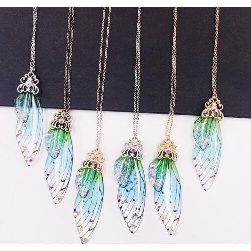 2020 New Fairy Green Gradient Resin Butterfly Necklaces for Women Gold Rodegold Bling Rhinestone Insect Wing Chokers Necklace