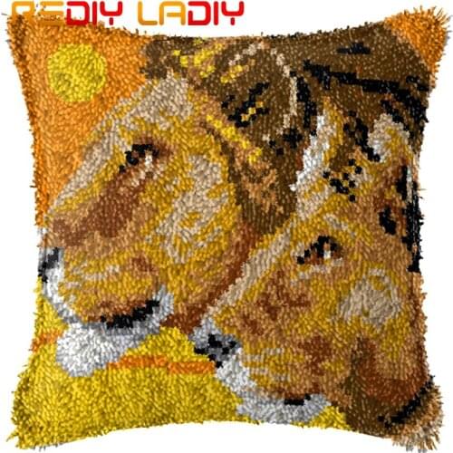 Latch Hook Cushion Lion Love Animal Pillow Case Printed Color Canvas Acrylic Yarn Latched Hook Pillow Crochet Cushion Cover Kits
